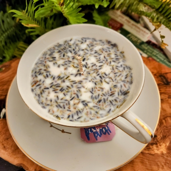 * Low Start*Artisan Candle, handpoured/ blended  soy wax,. Lavender blend - Picture 2 of 6